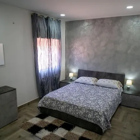 Riggi Al Mare Apartment *